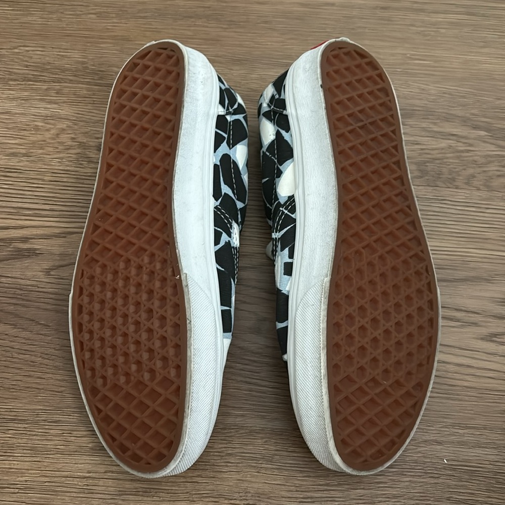 ⭐️Patterned vans⭐️ - Picture 4 of 4